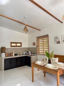 Casa Ilios - a peaceful 2BR home in Poblacion 5, General Luna