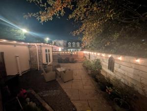 Private, Modern and Detached Garden Apartment