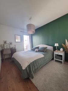 Gerland T2 standing - balcon - parking privé souterrain