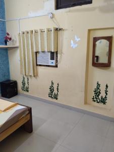 Raghunath Bhawan Yatri Niwas Home Stay AC Or Non AC Rooms