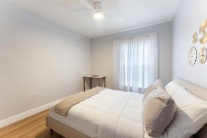 Family Townhouse 10 Min to Parks with Themed Room