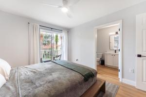 Family Townhouse 10 Min to Parks with Themed Room