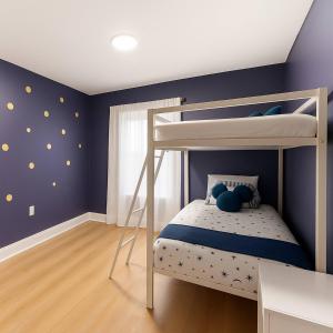 Family Townhouse 10 Min to Parks with Themed Room