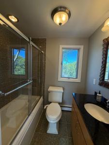 Hilltop East End Retreat with Studio-Office