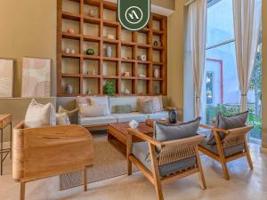 Oceanview 1 BR Condo with Pools and Beach Access