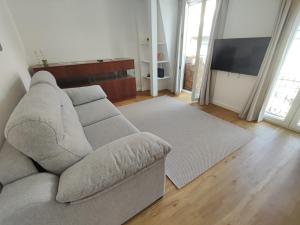 Lisbon, renovated T2 apartment with balcony near Saldanha, Estefania, Lisbon
