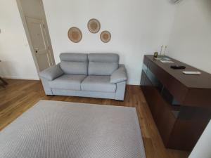 Lisbon, renovated T2 apartment with balcony near Saldanha, Estefania, Lisbon