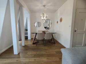 Lisbon, renovated T2 apartment with balcony near Saldanha, Estefania, Lisbon