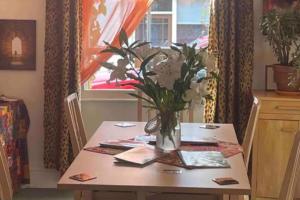 Glastonbury 2-Bed House Sleeps 6 & Pet Friendly