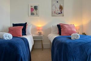 Seaview 2 Bedroom House Sleeps 5 -Pets Ok -WiFi