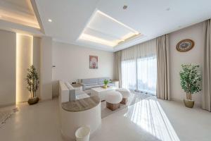 Mabaat-Jasmine Greek Villa 4BR- 583 Villa 3