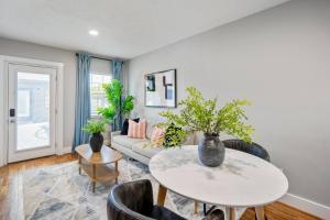 Charming, Fully-Equipped Studio With Gated Parking