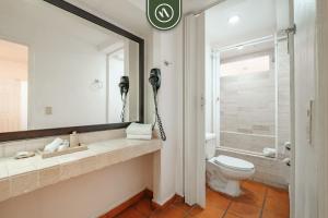 Amazing 2 BR Condo - Private Terrace - Pool