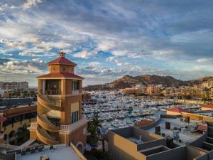 Capitalia Oceanview Escape with Gym at the Marina