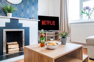 Home in Chelmsford, Fast Wi-Fi Free Parking, ideal for Work & City Breaks