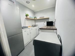 M and B MotherCity Backpackers