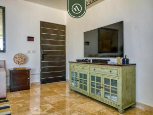 Corner 2 BR Condo - Spectacular Oceanview Sunsets