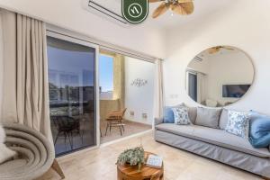 Oceanview Condo in Cabo with Beach - Pool