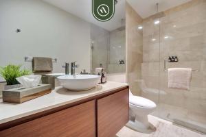 Oceanview 3 BR Condo - Pool - View of the Desert