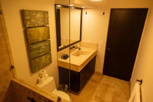 Tortuga Bay TBB 2102