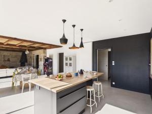 Vue rivière - grande maison et jardin pour 10