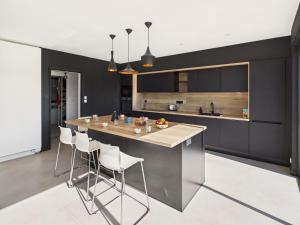 Vue rivière - grande maison et jardin pour 10