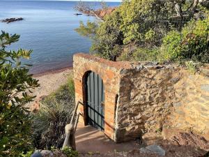 Maison charmante, pied dans leau