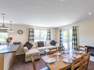 3 bed in Moffat CA402