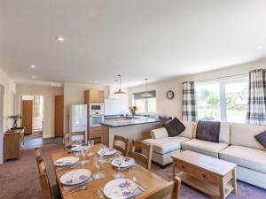 3 bed in Moffat CA402