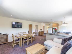 3 bed in Moffat CA402