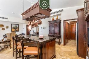 Villa with Private Pool & Patio in Cabo