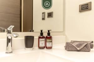 New 2 BR Condo with Private Terrace - BBQ