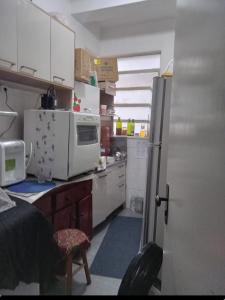 1 quarto em apt 1 hosp POA internet santa casa-centro