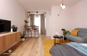 Wellcome Studio Next to Metro Station