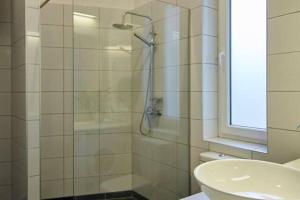 1 Bedroom Apartment Sleeps 2 -Balcony -Lift Access