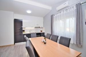 MY DALMATIA - Apartment Visocane with private pool