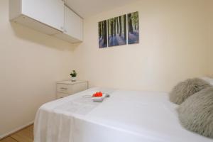 Stylish 1BR Deptford Apartment Wi-Fi & Authentic London Living for 4