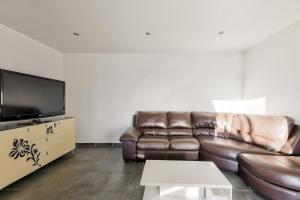 Cosy 5BR house with a lovely terrace