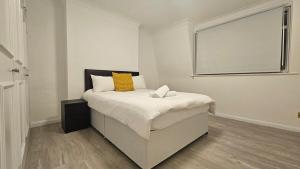 Earls Court 2 Bedroom Teraced Flat