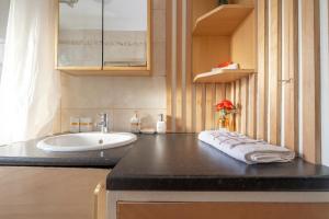 Modern & Cozy 1BR in Deptford -Sleeps 4 -Fast Wi-Fi -Authentic London Charm