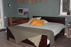 B&B Even Heukelom - Kamer met Tuin