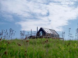 CAMPY ECO HOUSE • EGER