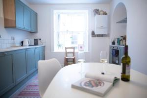 Clifton Village Apartment