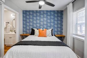 Modern Fully Equipped Studio, Gated Parking!