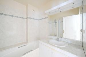 Beautiful Apartment 1BR-2P-Champs Elysee-St Lazare