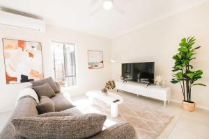 Family-Friendly House in Griffin 4 Bedrooms Perfect for Your Getaway