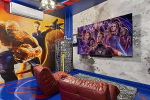 Upstay Renovated 9 Bedroom Home with Movie Theater & Games Room