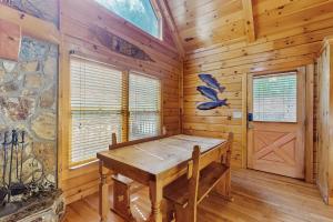 River Escape On The Toccoa