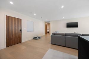 New Listing Valley Villa by Colby & Conrad