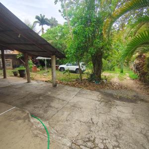 Casa em frente a praça principal